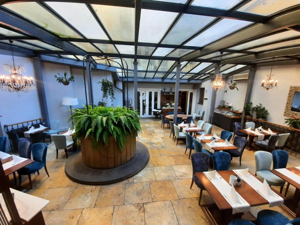 Antik Prague